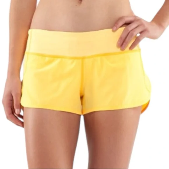 Lululemon Speed Up Short Coolmax 2.5”Burning Yellow. Size 6 - Picture 3 of 12